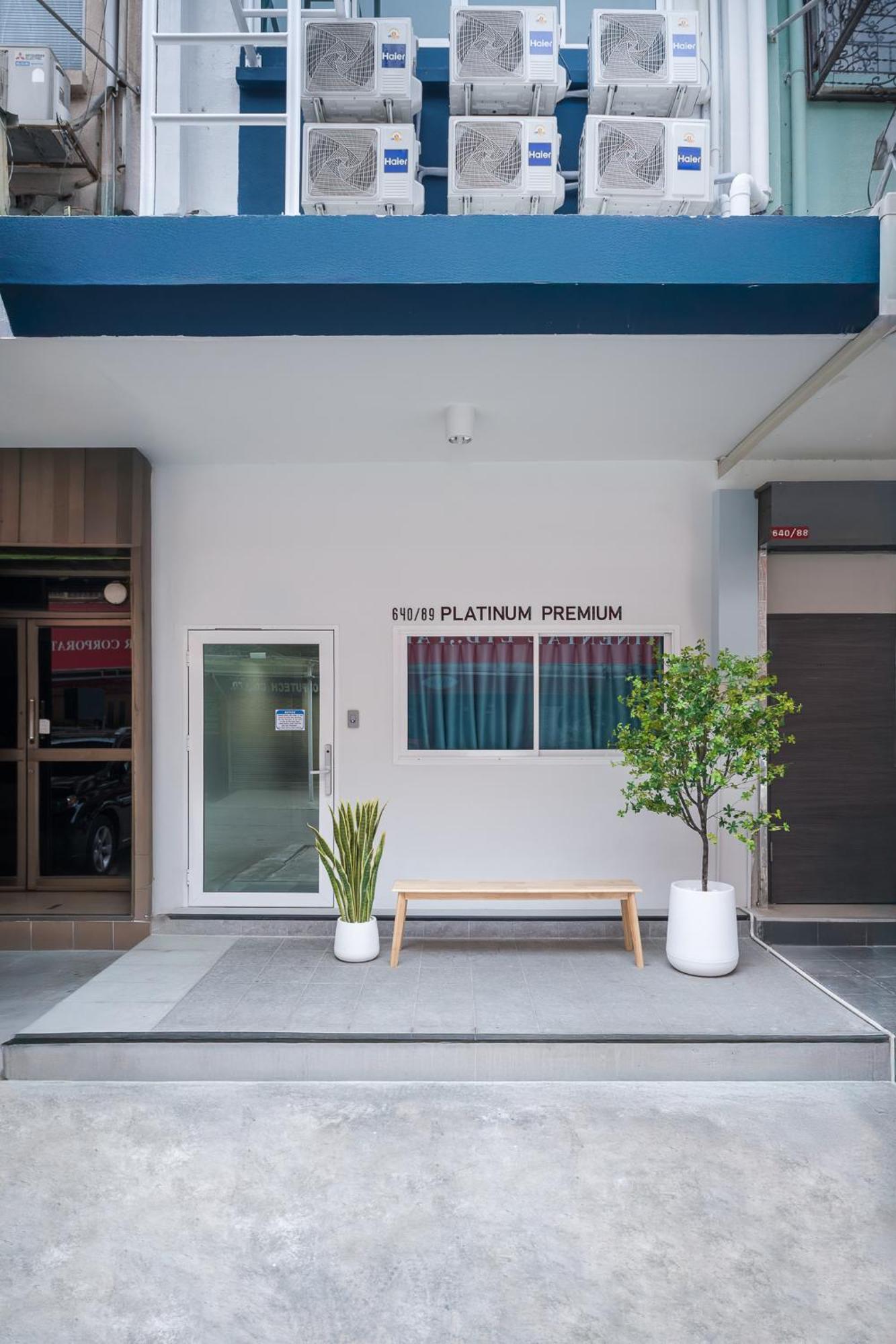 Platinum Premium Deluxe Apartments Bangkok Esterno foto